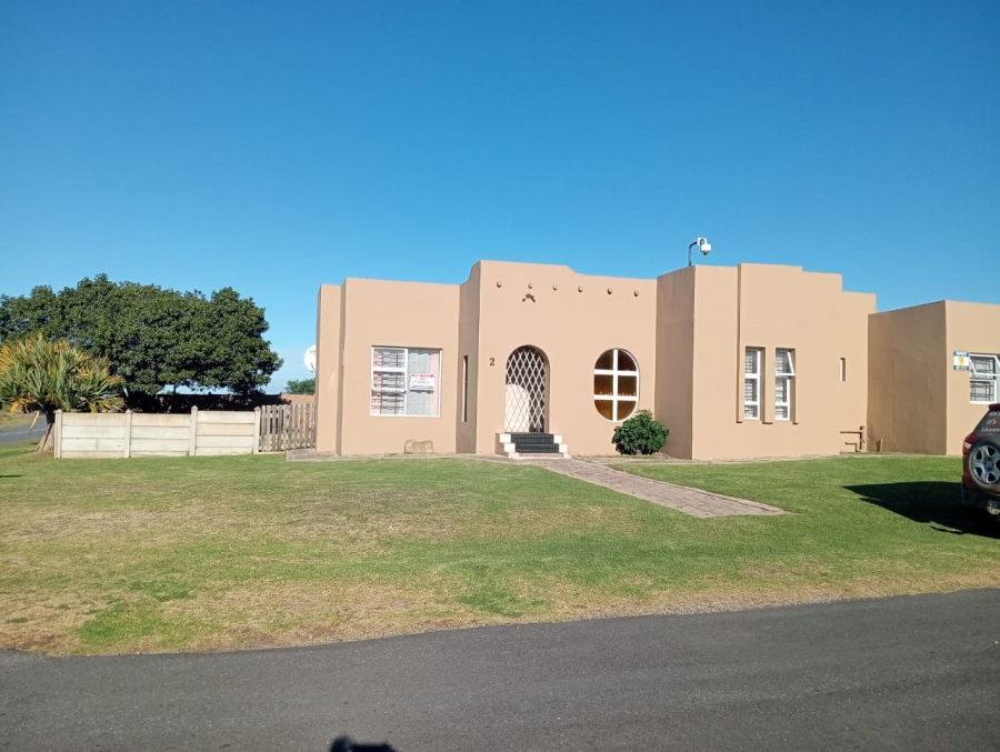 3 Bedroom Property for Sale in Wavecrest Eastern Cape
